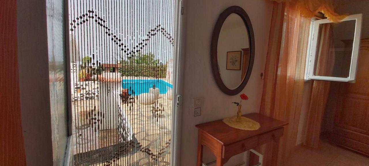 Casitas Pereras * Los Llanos De Aridane